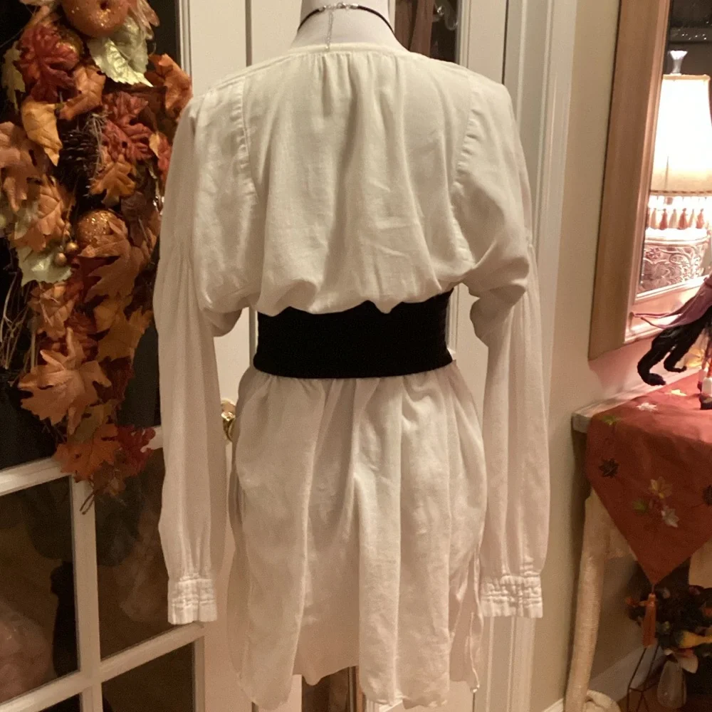 Elegant cream Tunic with long sleeves - Picture 4 of 13